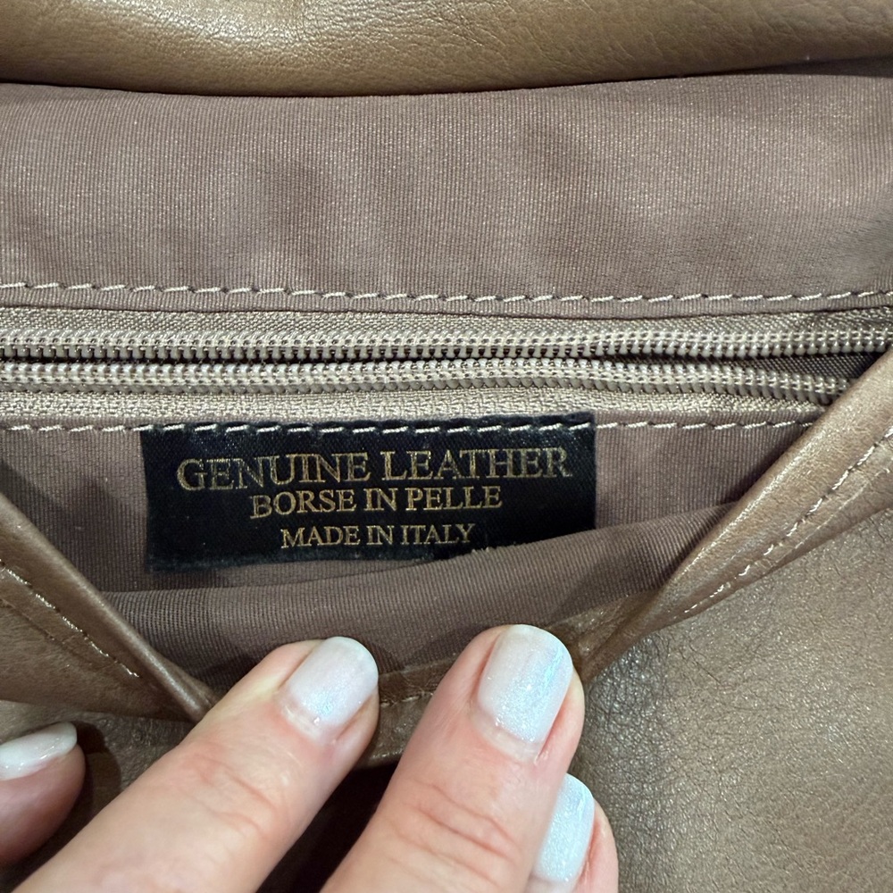 Everyday Brown Leather Crossbody Bag with Adjustable Strap - Picture 2 of 7
